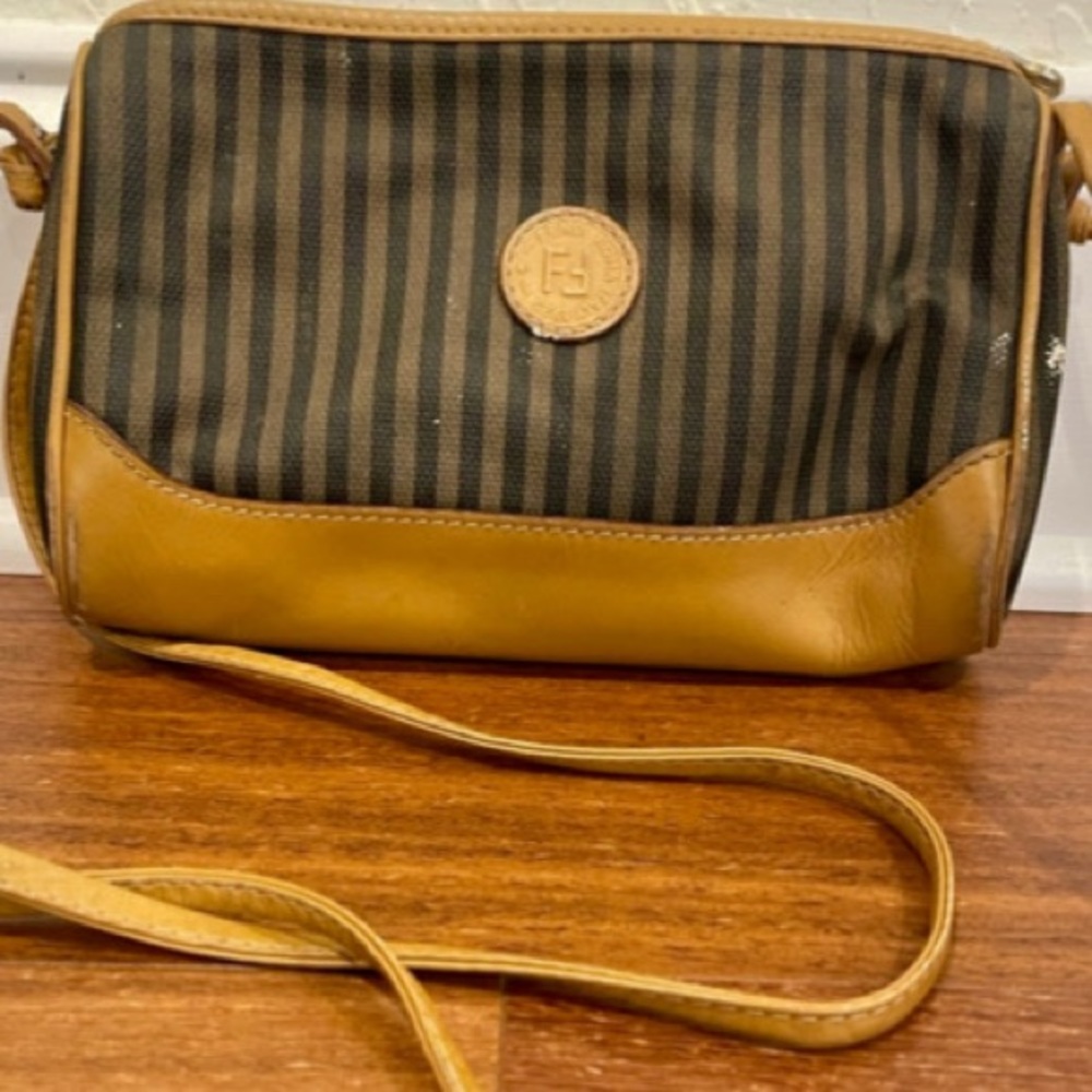 COPY - FENDI Vintage Crossbody Bag - Picture 3 of 5